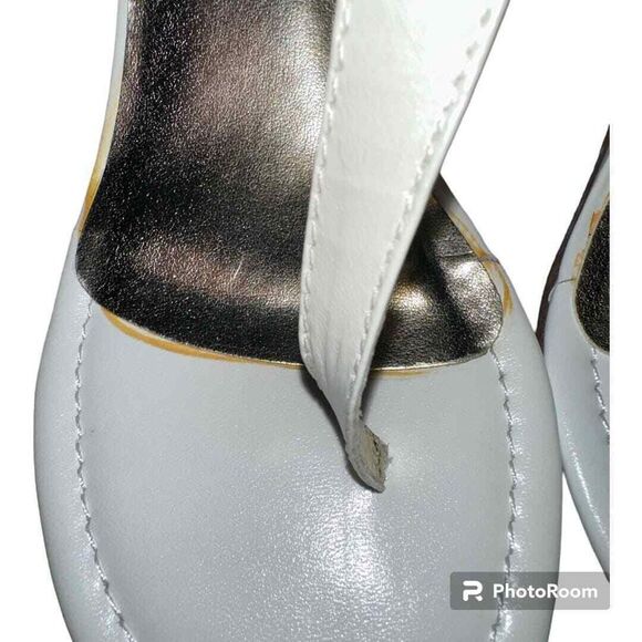 Steve Madden Bragg White Thong Heels, Size 7.5 - Picture 4 of 7
